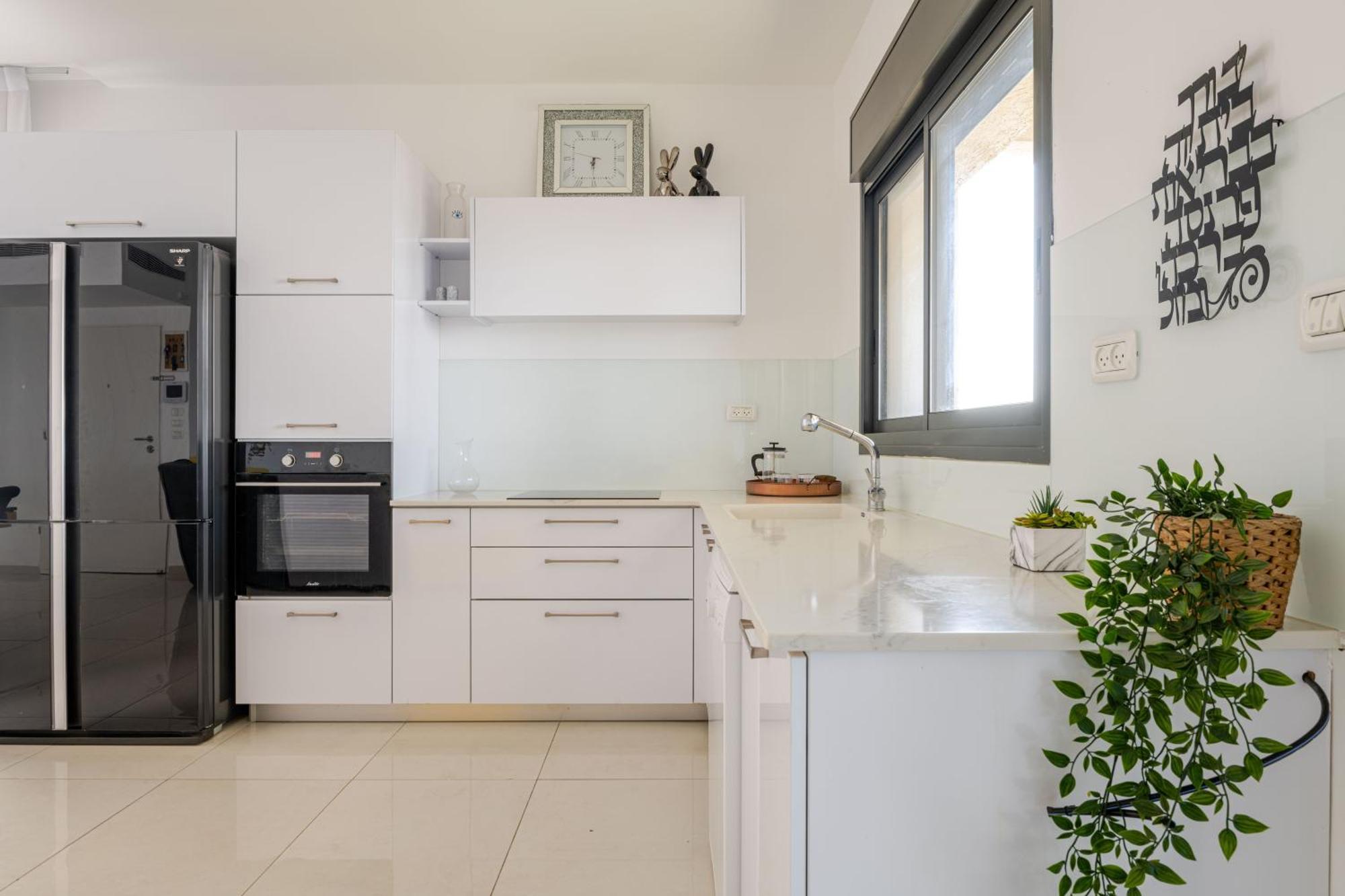 Balfour Sea View City Center Nahariya Eksteriør billede