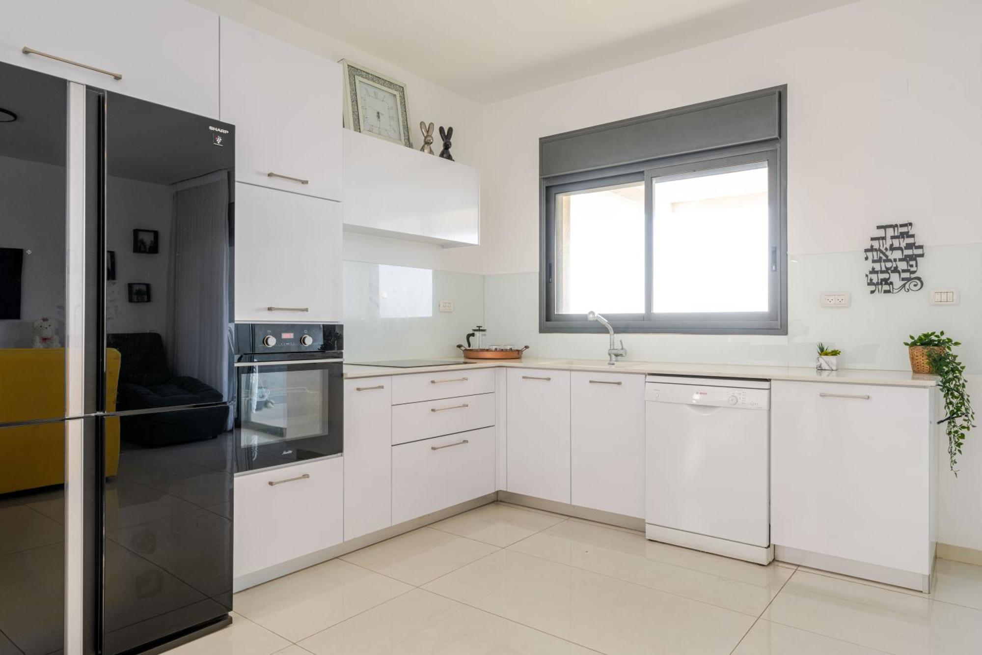 Balfour Sea View City Center Nahariya Eksteriør billede