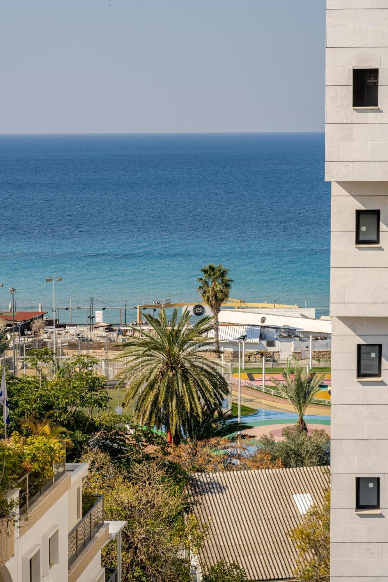 Balfour Sea View City Center Nahariya Eksteriør billede